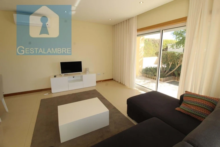 Moradia T3 para Venda em Albufeira e Olhos de Água Foto 11