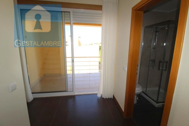 Moradia T3 para Venda em Albufeira e Olhos de Água Foto 25