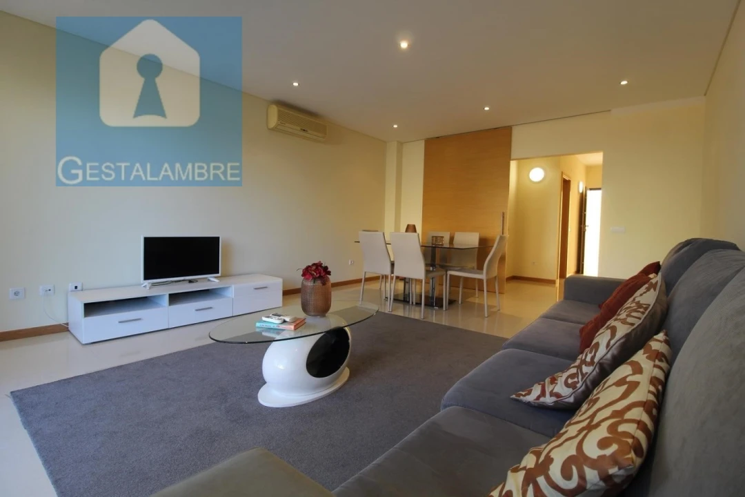 Moradia T2 para Venda em Albufeira e Olhos de Água Foto 1