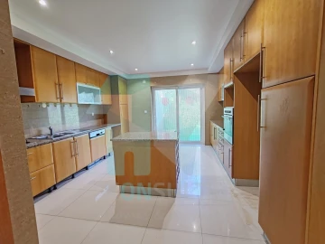 Moradia T4 para Venda em Alcabideche