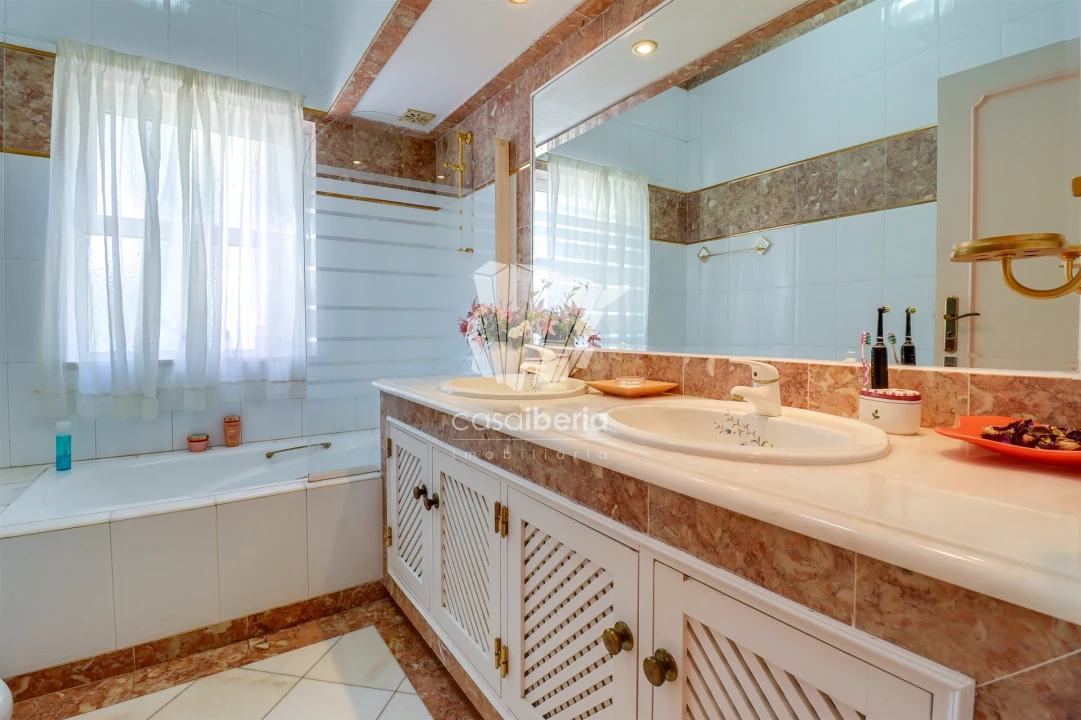 Moradia T4 para Venda em Lagoa e Carvoeiro Foto 28