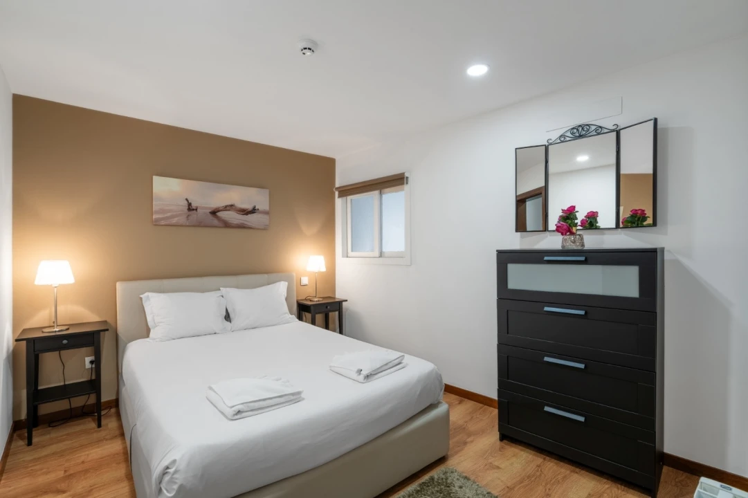 Apartamento T2 para Arrendamento férias em Braga (Maximinos, Sé e Cividade) Foto 3