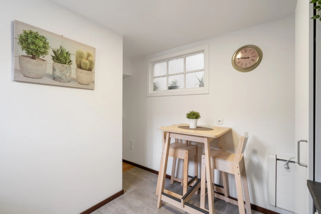 Apartamento T2 para Arrendamento férias em Braga (Maximinos, Sé e Cividade) Foto 10