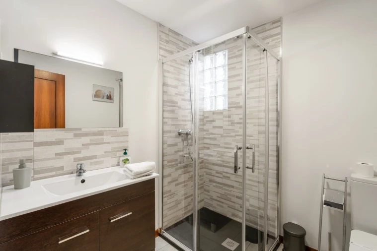 Apartamento T2 para Arrendamento férias em Braga (Maximinos, Sé e Cividade) Foto 8