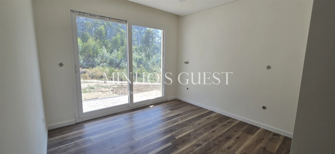 Moradia T3 para Venda em Espinho Foto 12