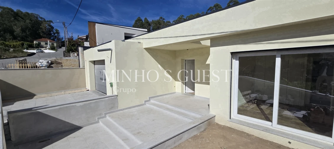 Moradia T3 para Venda em Espinho Foto 26