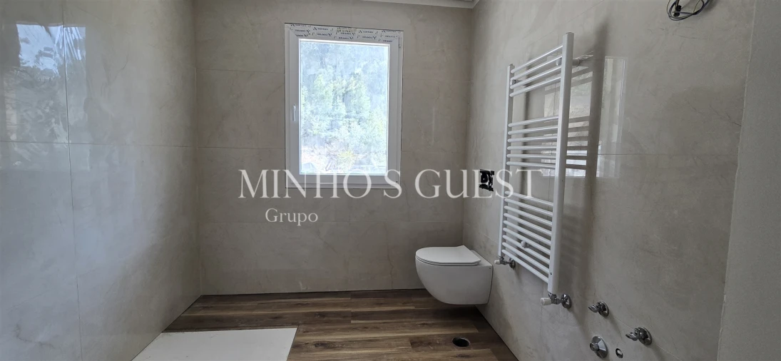 Moradia T3 para Venda em Espinho Foto 14