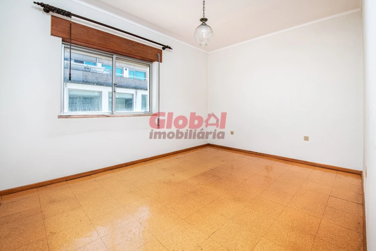 Apartamento T2 para Venda em Viseu Foto 6