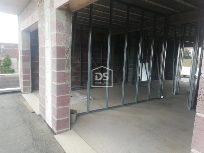 Moradia T4 para Venda em Seiça Foto 9