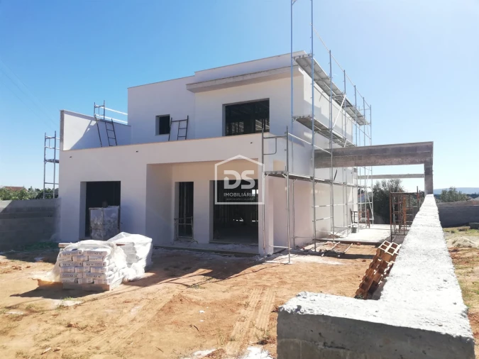 Moradia T4 para Venda em Seiça Foto 1