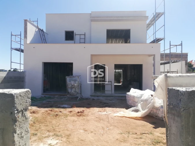 Moradia T4 para Venda em Seiça Foto 2