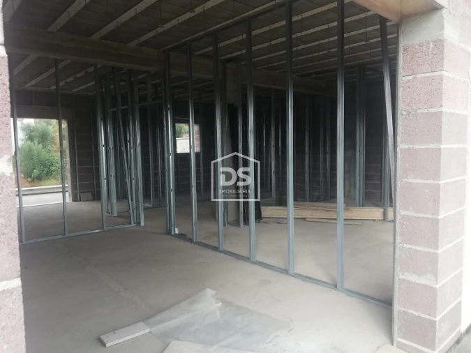 Moradia T4 para Venda em Seiça Foto 7