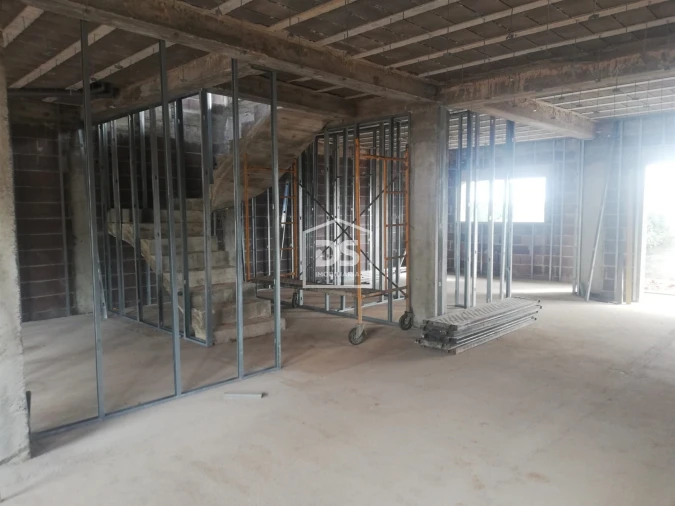 Moradia T4 para Venda em Seiça Foto 4