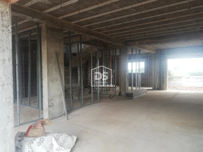 Moradia T4 para Venda em Seiça Foto 3