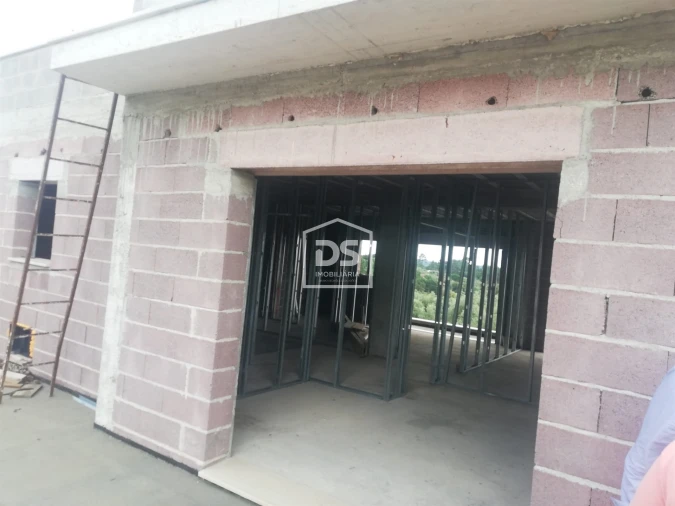 Moradia T4 para Venda em Seiça Foto 13