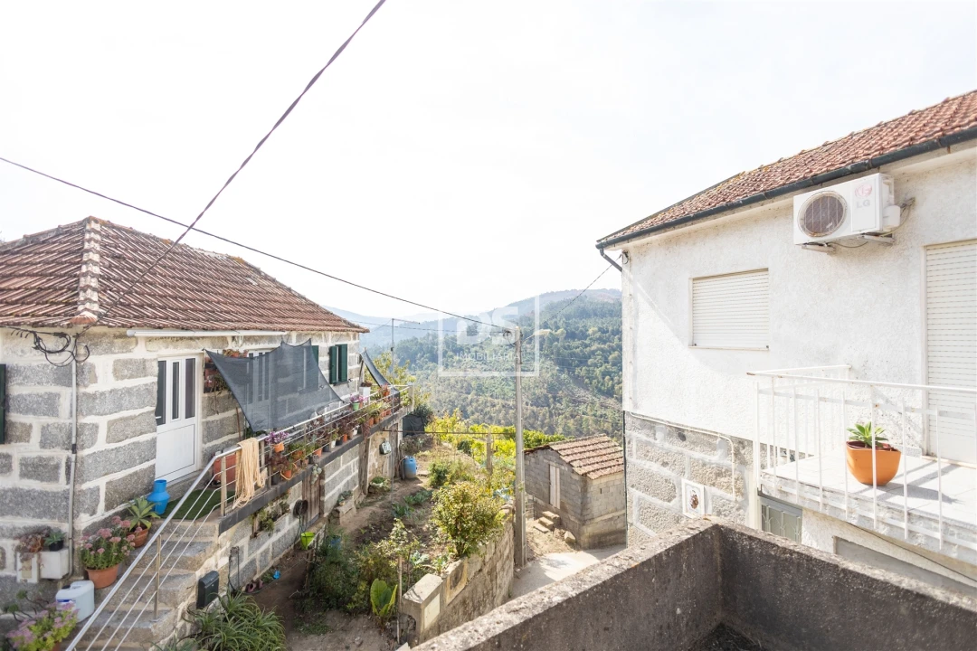 Moradia T3 para Venda em Souselo Foto 6