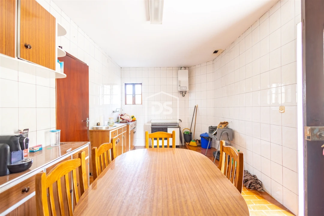 Moradia T3 para Venda em Souselo Foto 15