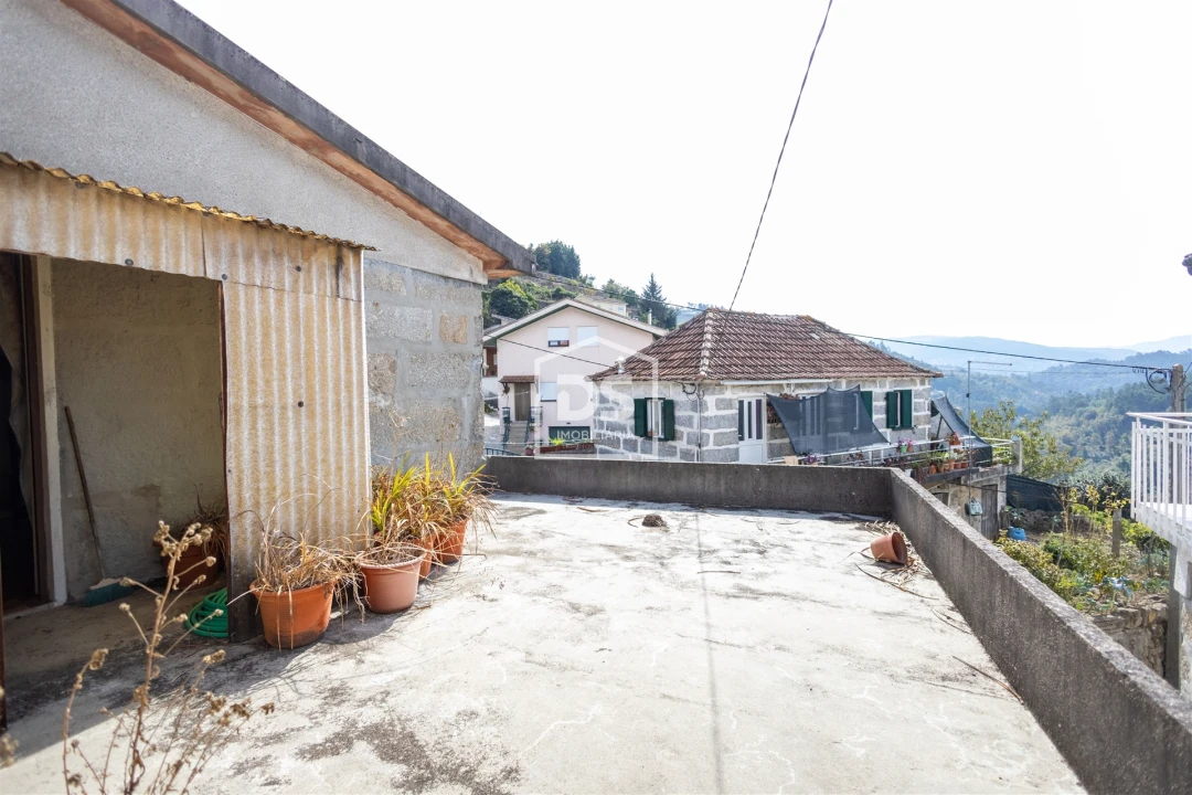 Moradia T3 para Venda em Souselo Foto 5