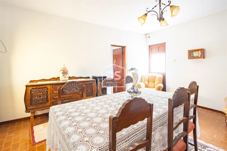 Moradia T3 para Venda em Souselo Foto 14