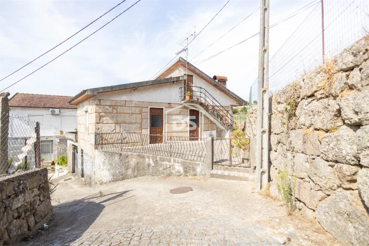 Moradia T3 para Venda em Souselo