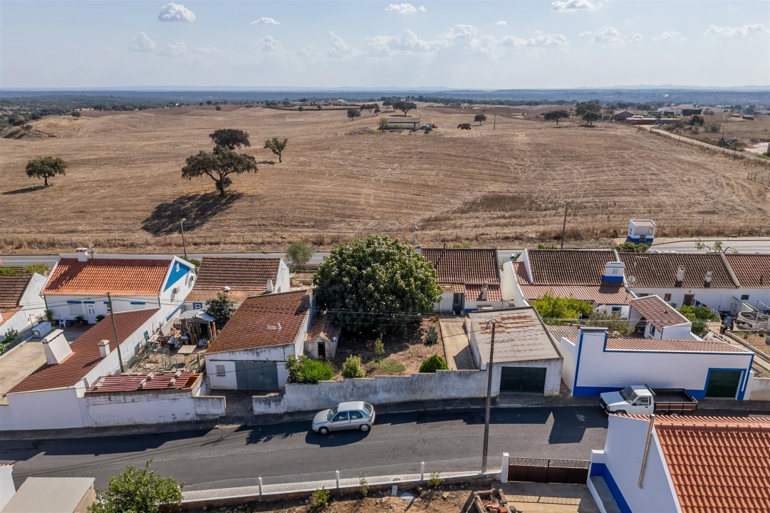 Moradia T2 para Venda em Abela Foto 15