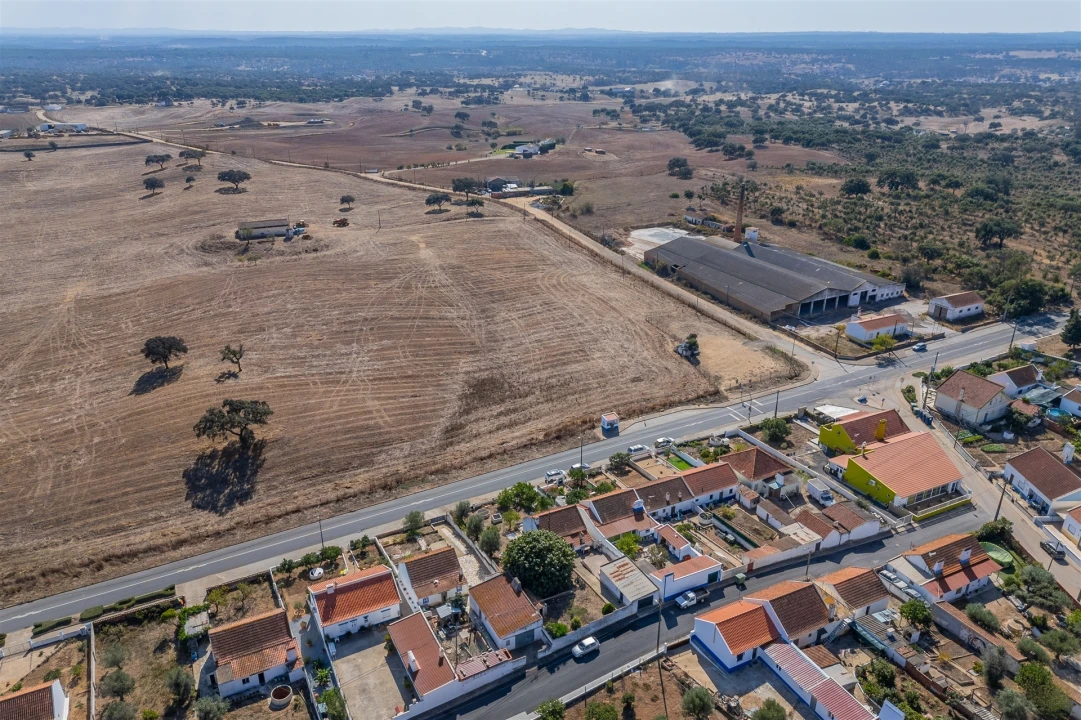 Moradia T2 para Venda em Abela Foto 4