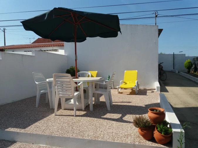 Moradia T2 para Venda em Abela Foto 9