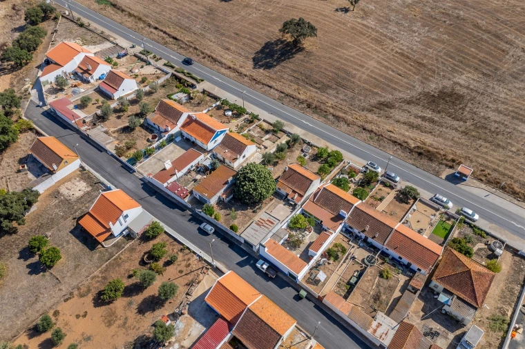 Moradia T2 para Venda em Abela Foto 19