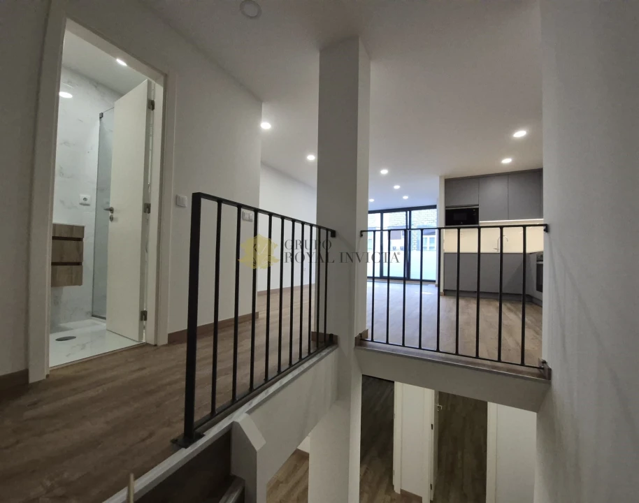 Apartamento T2 para Venda em Cedofeita, Santo Ildefonso, Sé, Miragaia, São Nicolau e Vitória Foto 1