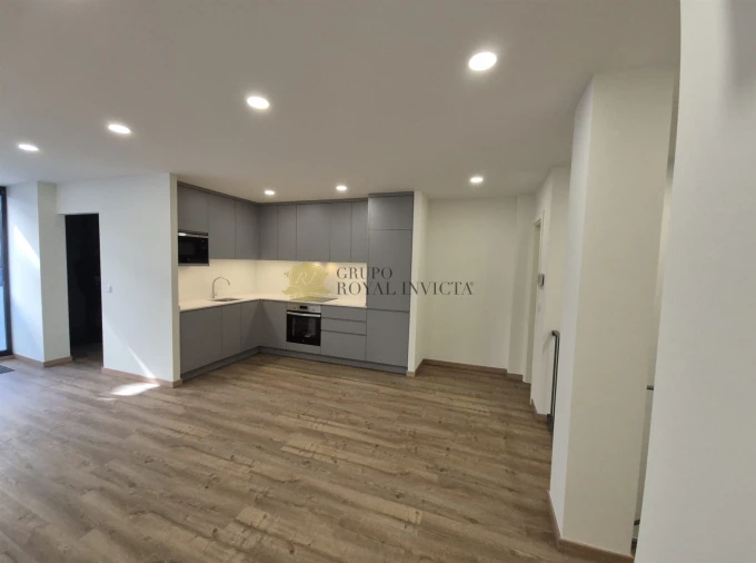 Apartamento T2 para Venda em Cedofeita, Santo Ildefonso, Sé, Miragaia, São Nicolau e Vitória Foto 5