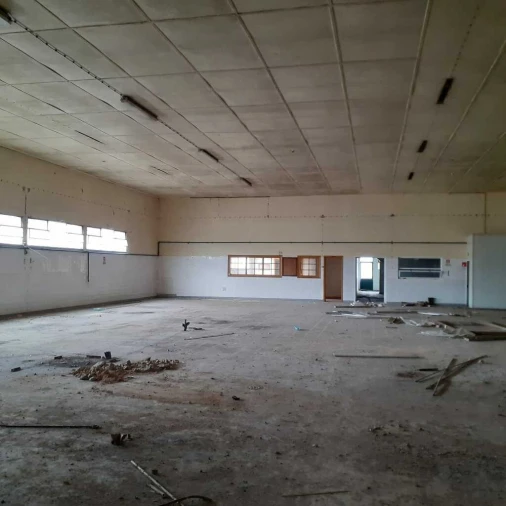 Armazém para Venda em Alcanhões Foto 15