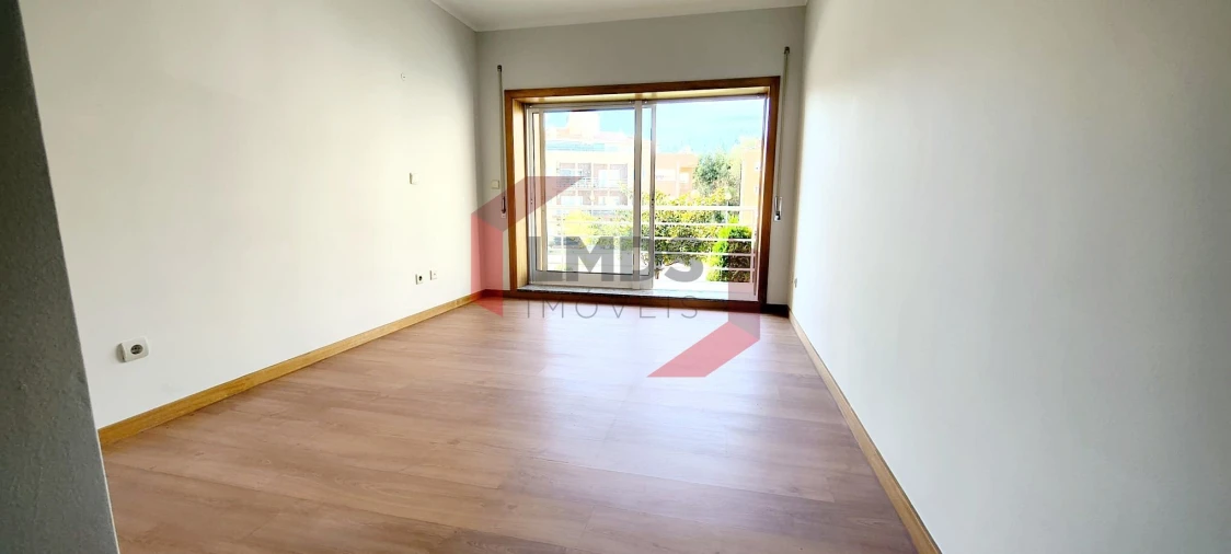 Apartamento T2 para Venda em Canelas Foto 18