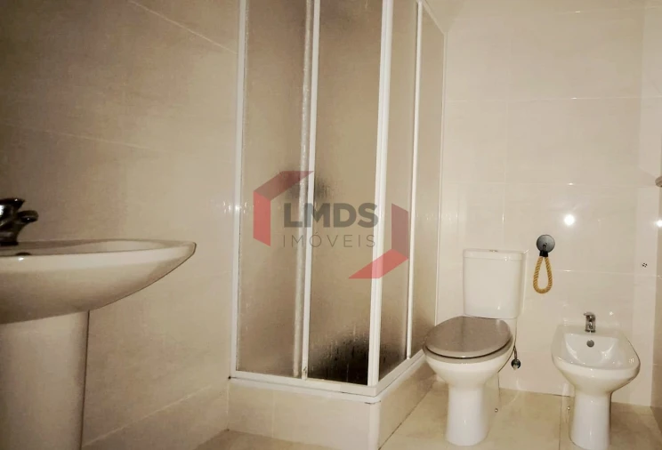 Apartamento T2 para Venda em Canelas Foto 15