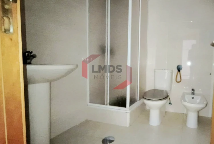 Apartamento T2 para Venda em Canelas Foto 14