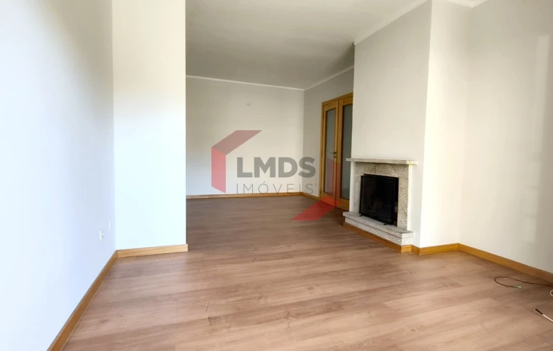 Apartamento T2 para Venda em Canelas Foto 7