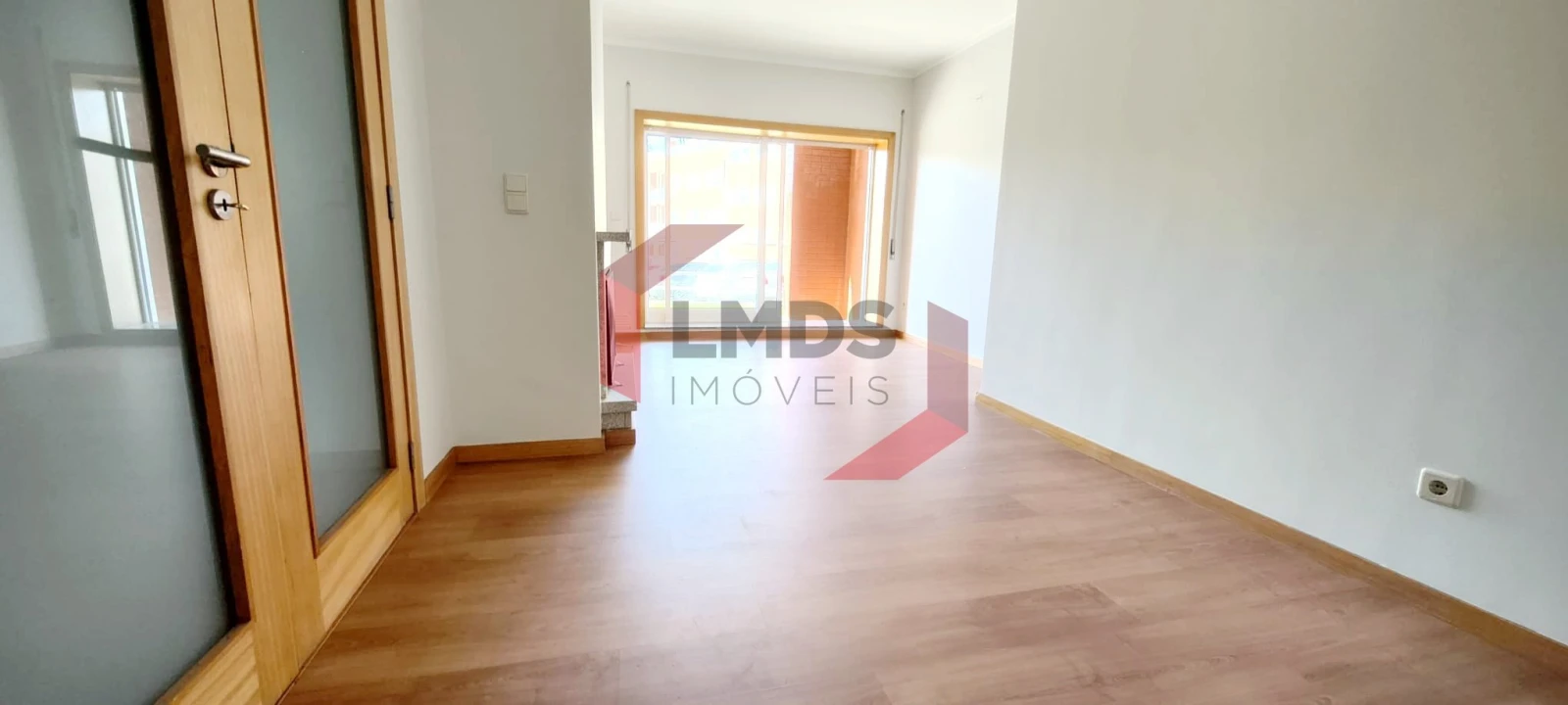 Apartamento T2 para Venda em Canelas Foto 4