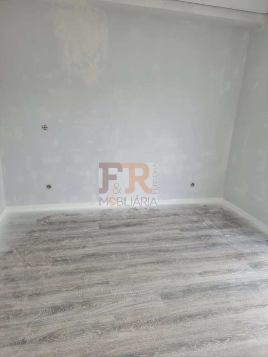 Moradia T4 para Venda em Fernao Ferro Foto 11
