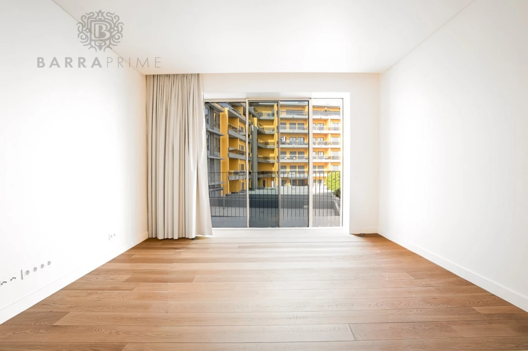 Apartamento T1 para Venda em Quarteira Foto 12