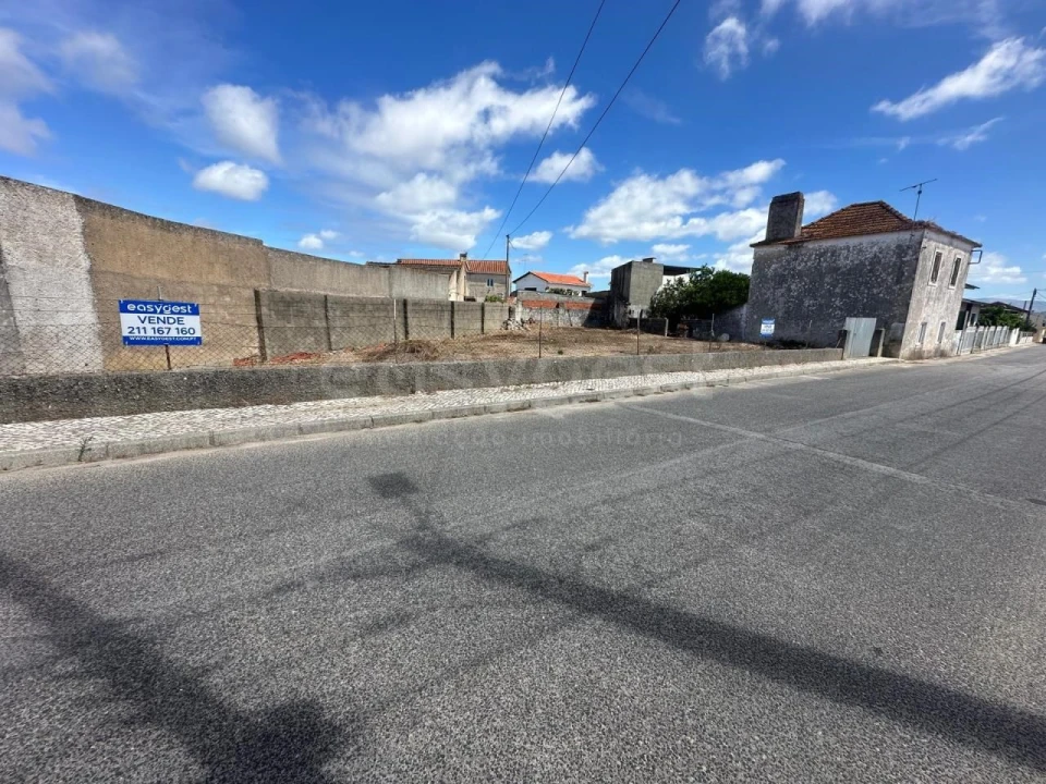 Prédio para Venda em Valado dos Frades Foto 21