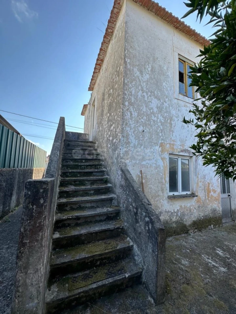 Prédio para Venda em Valado dos Frades Foto 5