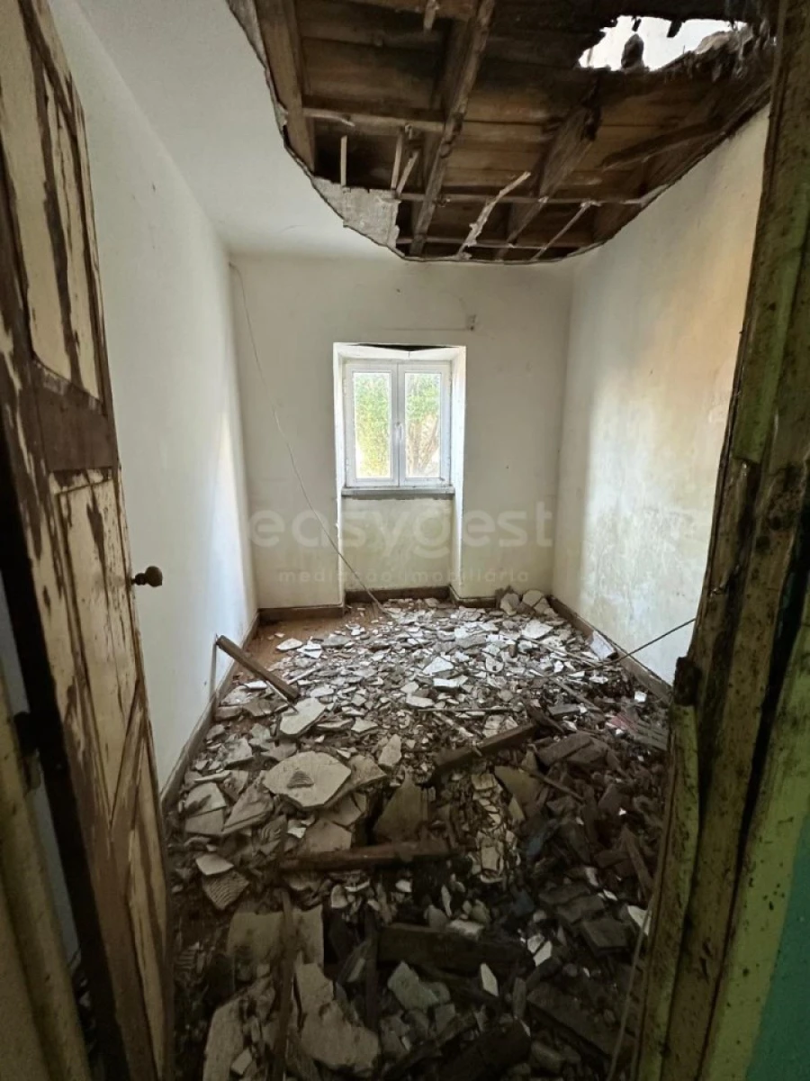 Prédio para Venda em Valado dos Frades Foto 7