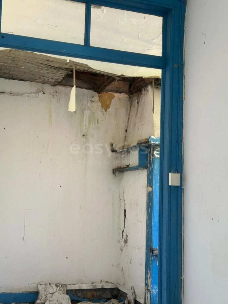 Prédio para Venda em Valado dos Frades Foto 13