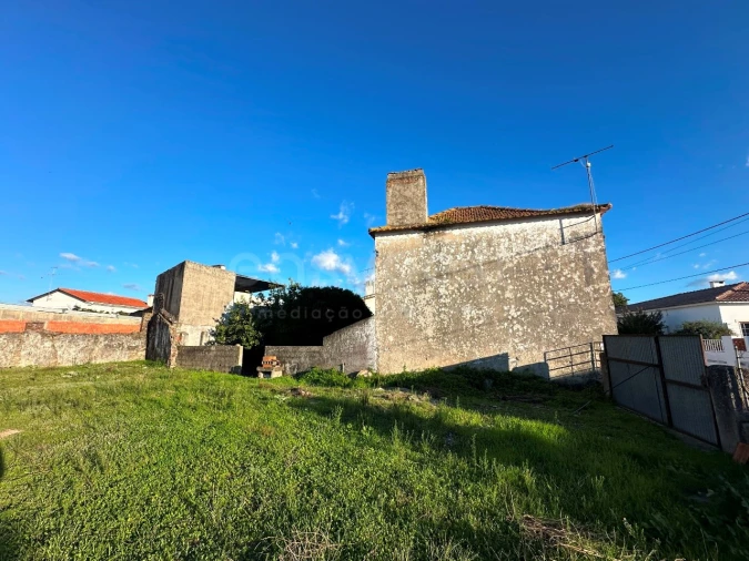 Prédio para Venda em Valado dos Frades Foto 16