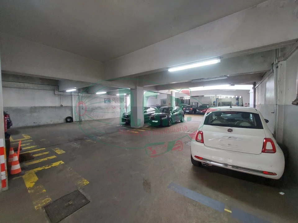 Armazém para Venda em Paranhos Foto 2