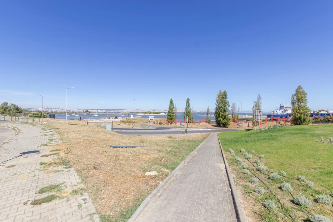 Apartamento T4 para Venda em Seixal, Arrentela e Aldeia de Paio Pires Foto 22