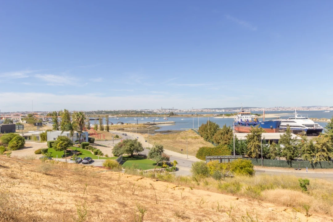 Apartamento T4 para Venda em Seixal, Arrentela e Aldeia de Paio Pires Foto 23