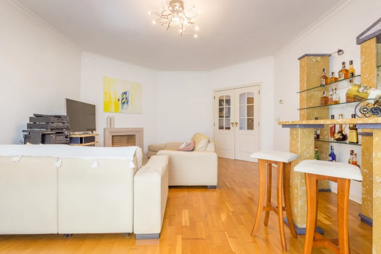 Apartamento T4 para Venda em Seixal, Arrentela e Aldeia de Paio Pires Foto 3