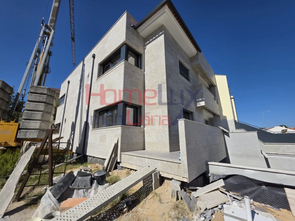 Moradia T5 para Venda em Ranhados Foto 4