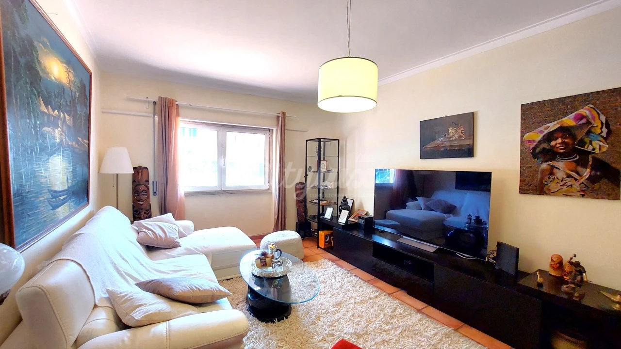 Apartamento T3 para Venda em Alcabideche Foto 2