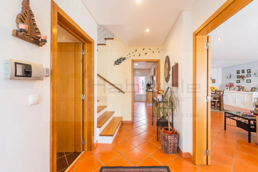 Moradia T4 para Venda em Pontinha e Famões Foto 4